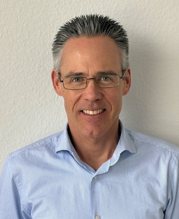 Der Kassenwart Joachim Hammers von Iceflower e.V.